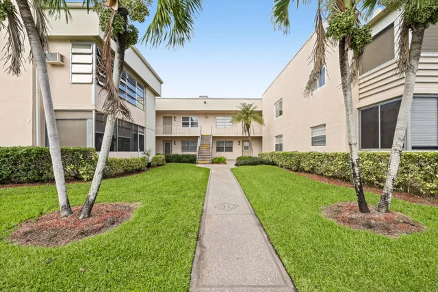 Residence photo 23