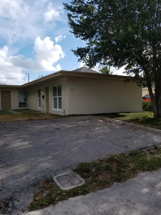 West Palm Beach Residence photo 2