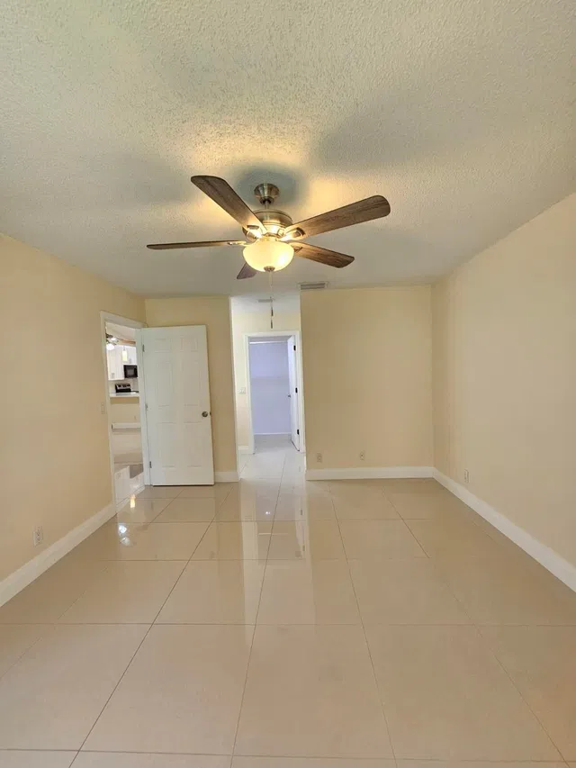 Residence photo 13