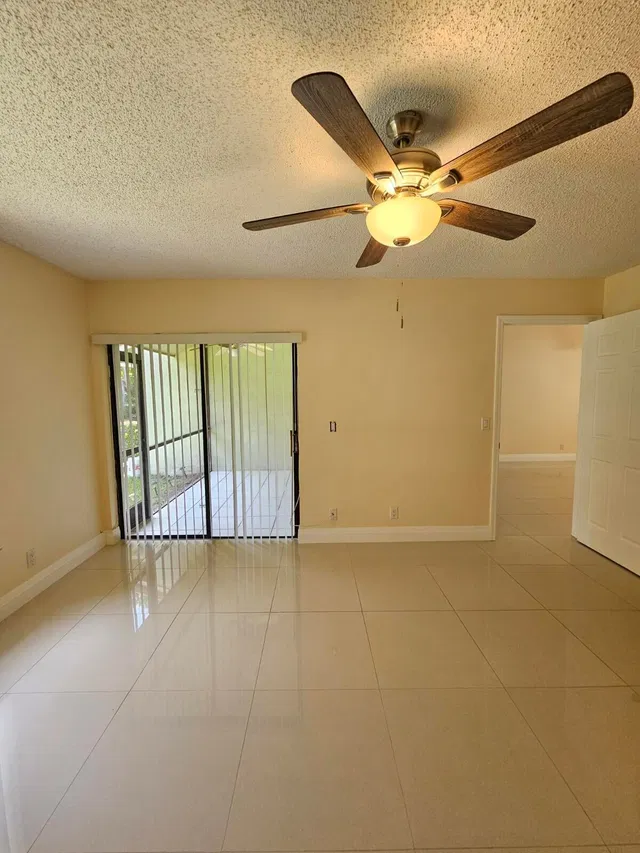 Residence photo 15