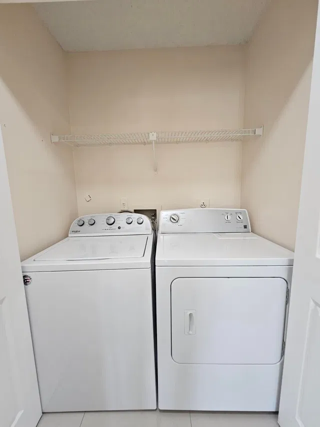 Residence photo 17
