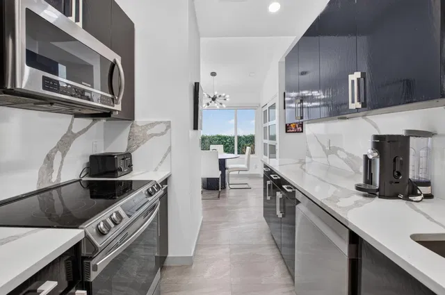 Residence photo 6