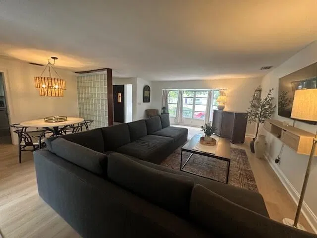 Residence photo 2