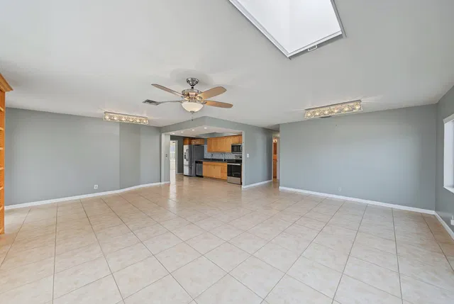 Residence photo 17
