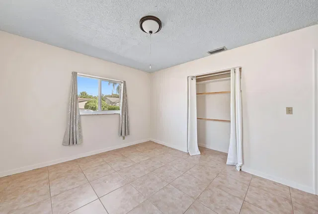 Residence photo 24