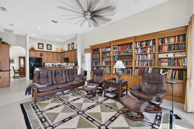 Residence photo 32