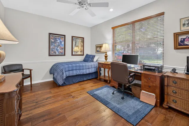 Residence photo 52