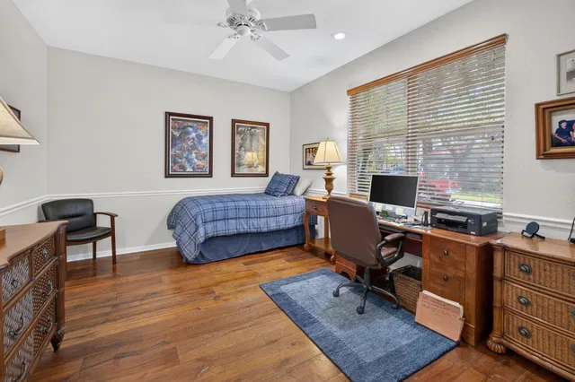 Residence photo 53
