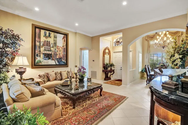 Residence photo 2