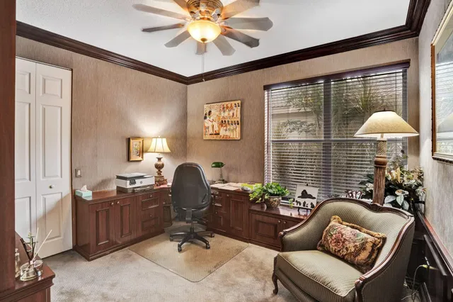 Residence photo 18