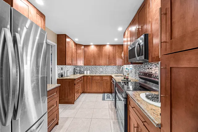 Residence photo 2