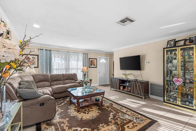 Residence photo 9