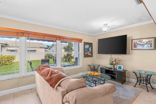 Residence photo 10