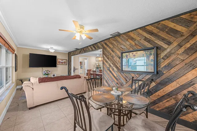 Residence photo 12