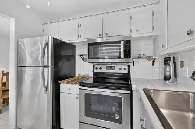 Unit 324 photo 23