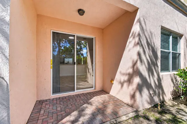 Residence photo 33