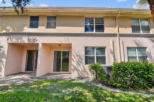 Residence photo 36