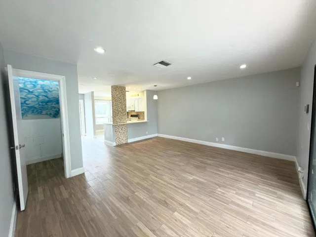 Unit C photo 6