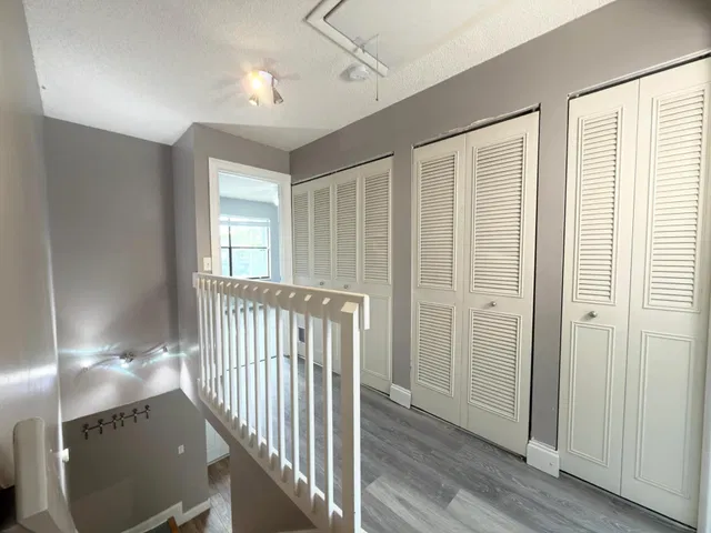 Unit C photo 15