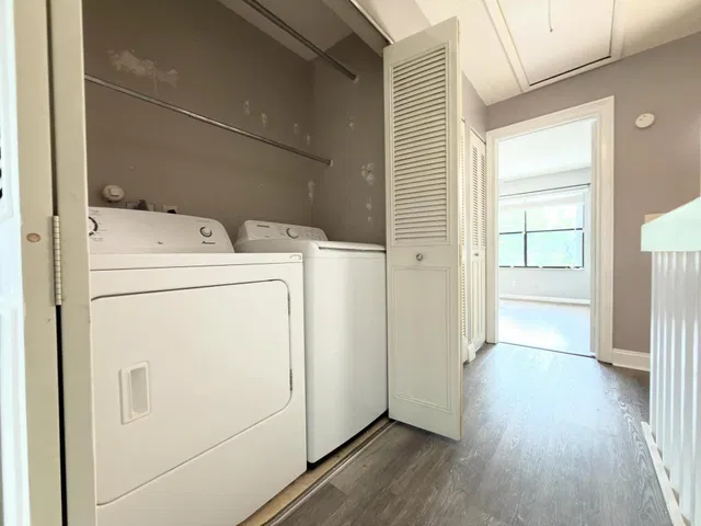 Unit C photo 17
