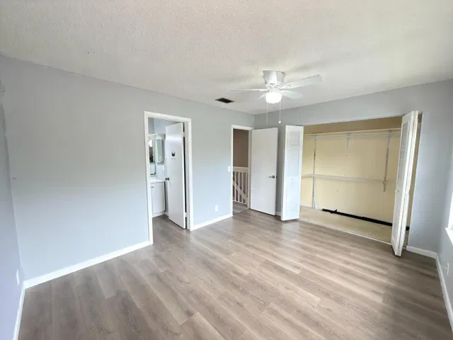 Unit C photo 23
