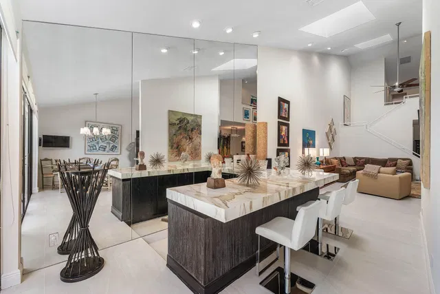 Windsor Way Residence photo 12