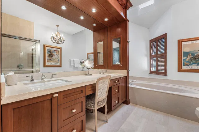 Windsor Way Residence photo 24