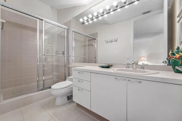 Windsor Way Residence photo 29