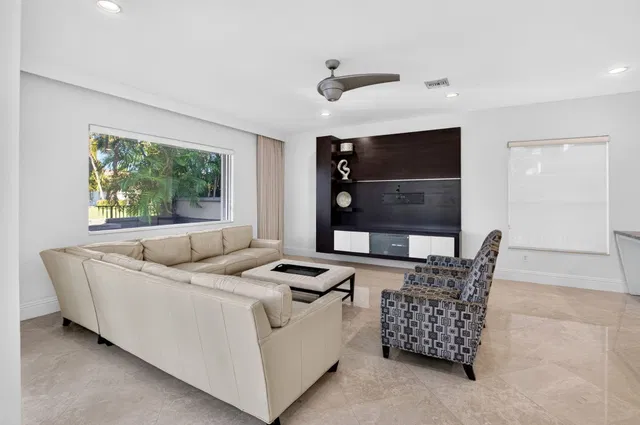 Saturnia Isles Residence photo 30