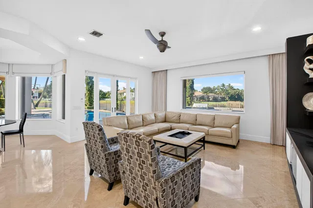 Saturnia Isles Residence photo 31