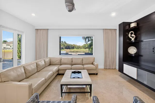 Saturnia Isles Residence photo 32
