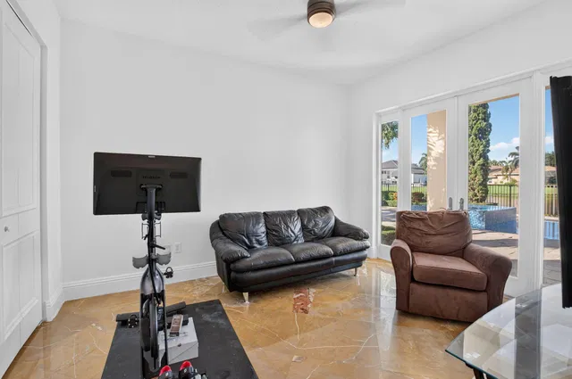 Saturnia Isles Residence photo 36