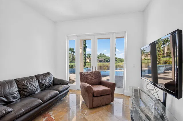 Saturnia Isles Residence photo 37