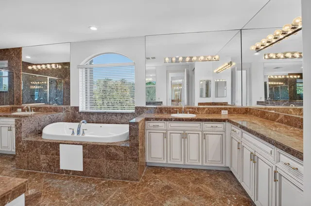 Saturnia Isles Residence photo 46