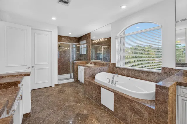 Saturnia Isles Residence photo 47
