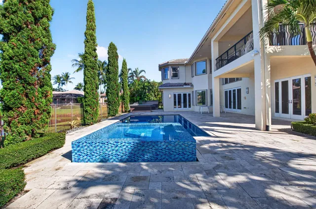 Saturnia Isles Residence photo 79