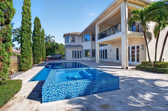 Saturnia Isles Residence photo 80