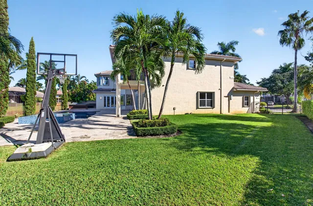 Saturnia Isles Residence photo 84