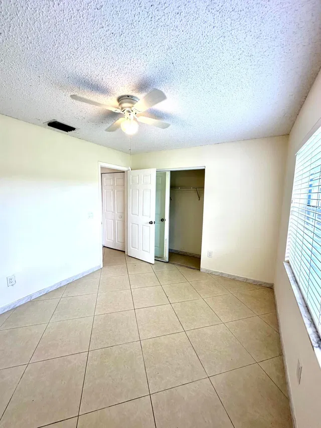 Residence photo 12