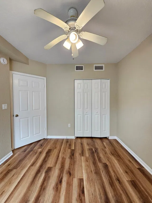 Unit 311 photo 8
