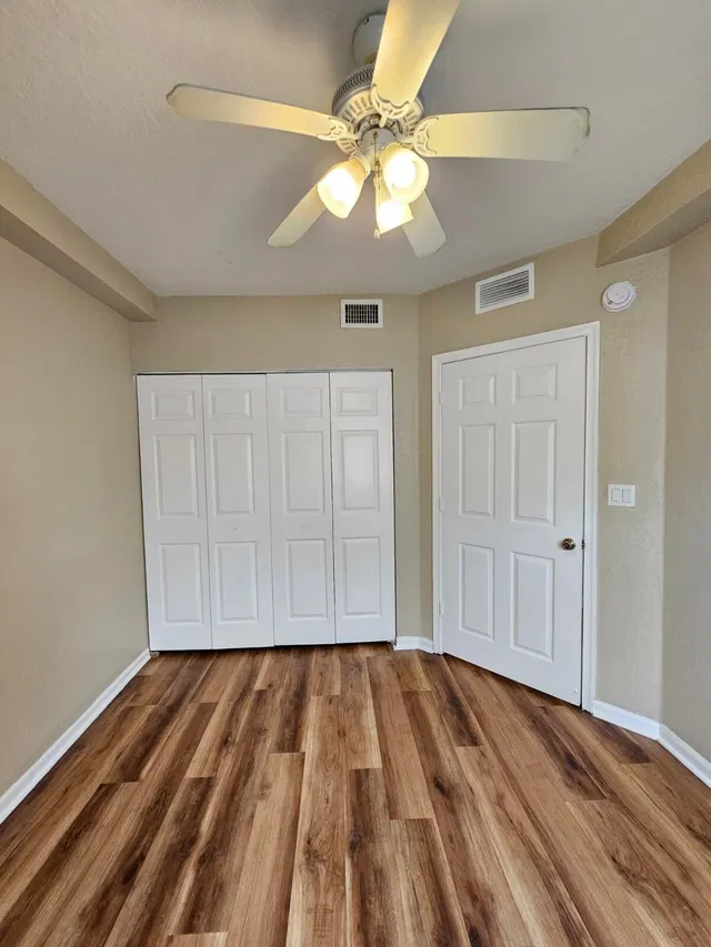 Unit 311 photo 10