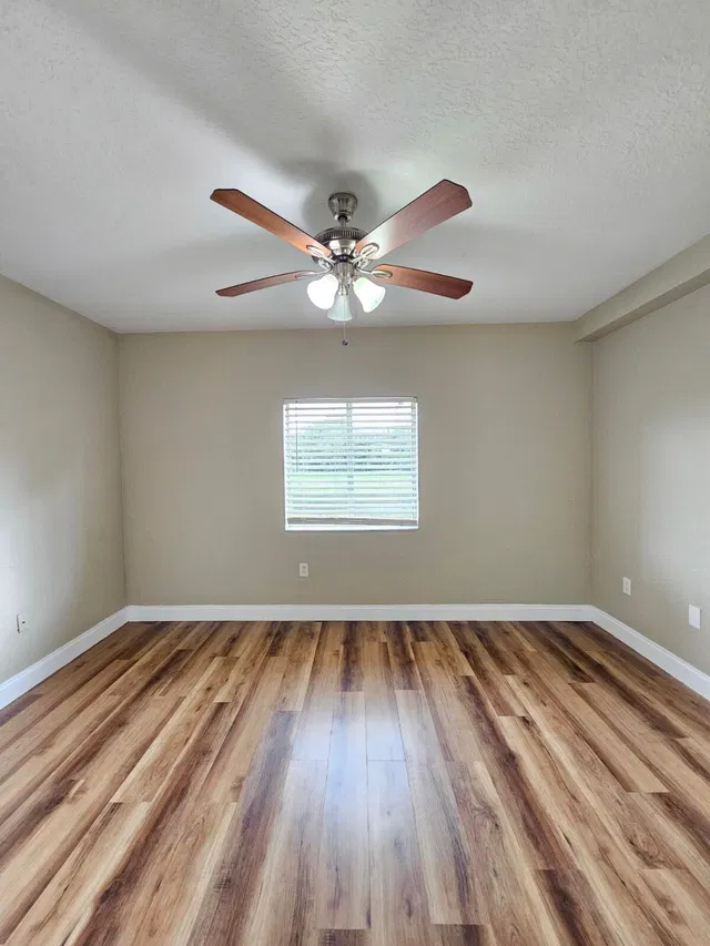 Unit 311 photo 15