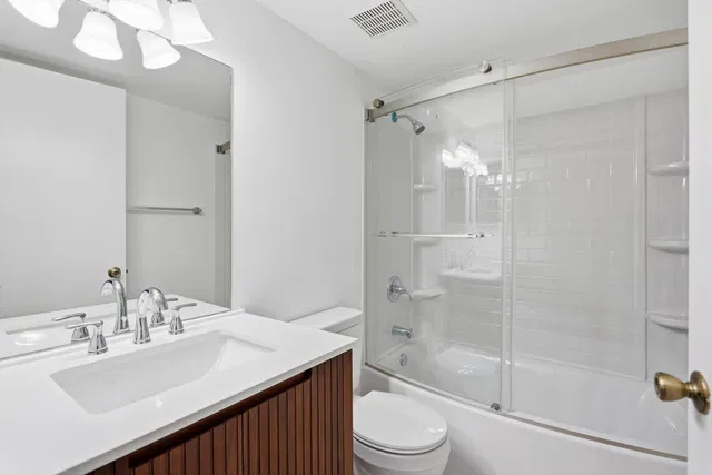 Unit C photo 21