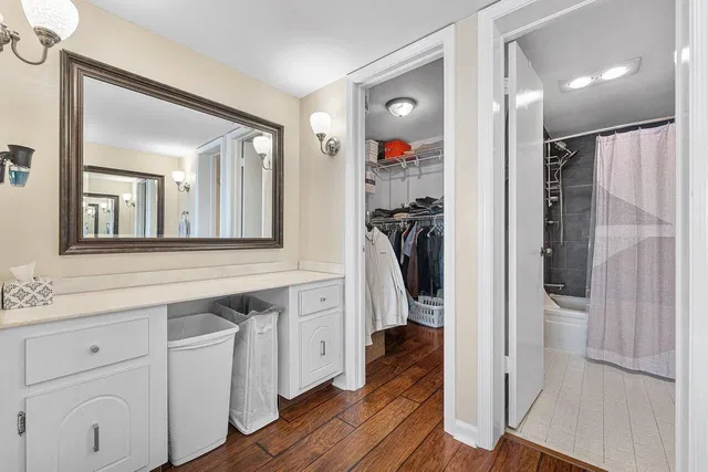 Unit 502 photo 16