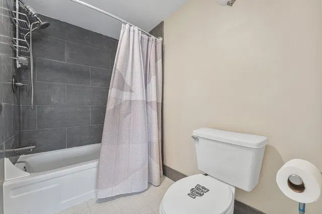 Unit 502 photo 18