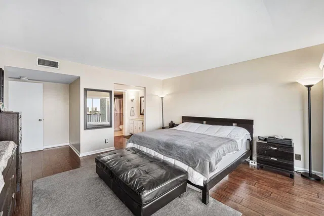 Unit 502 photo 21
