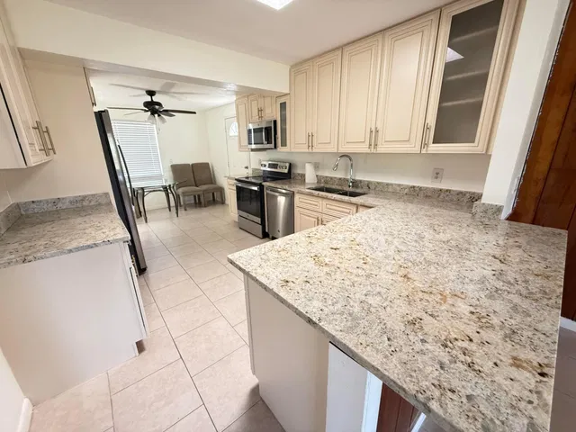 Residence photo 4