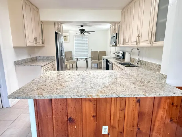 Residence photo 5