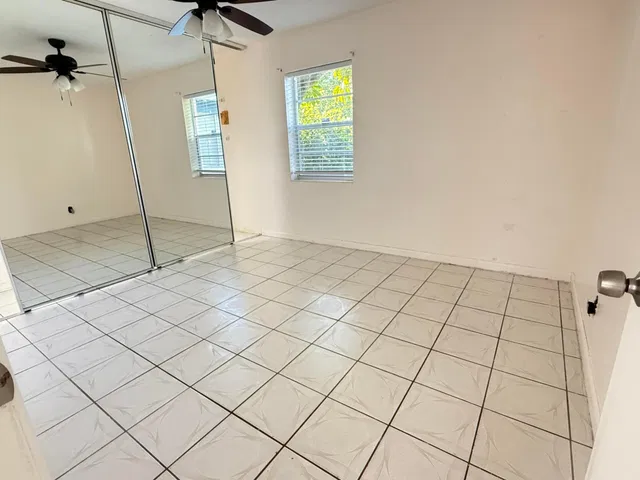 Residence photo 11