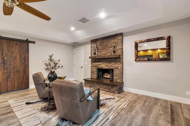Residence photo 24